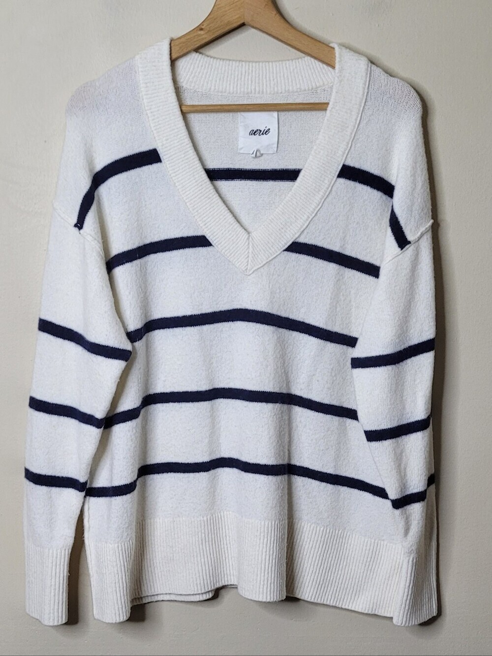 Aerie Unreal V-Neck Sweater Set Of 2 - Picture 6 of 11